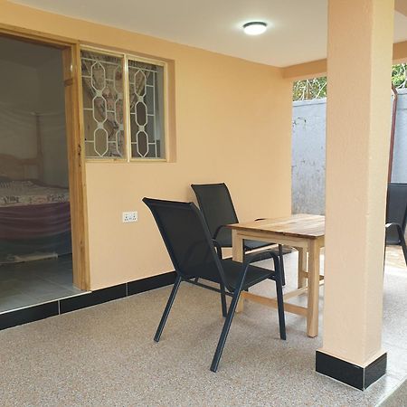 Alison & Dave'S Guesthouse عنتيبي المظهر الخارجي الصورة
