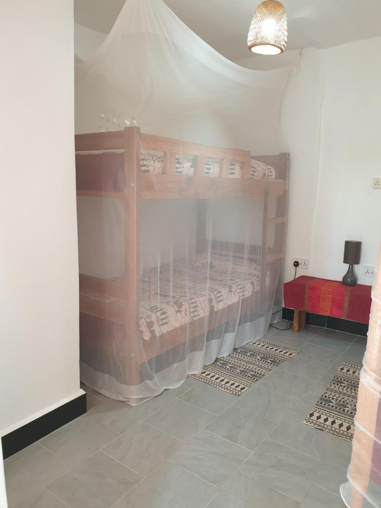 Alison & Dave'S Guesthouse عنتيبي المظهر الخارجي الصورة